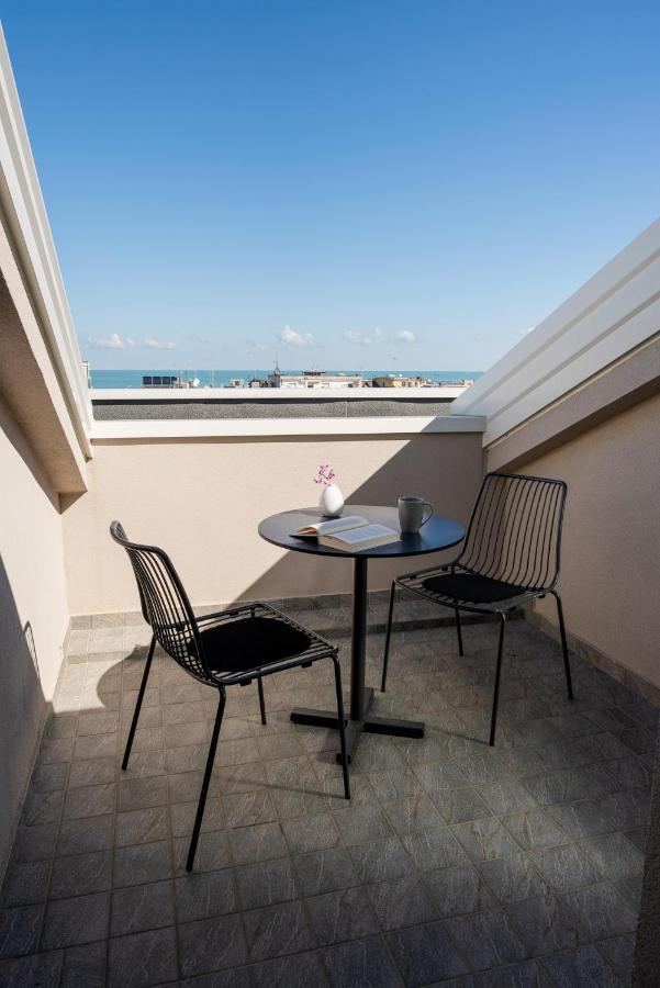 Civico25 Suite Hotel Gabicce Mare Eksteriør billede